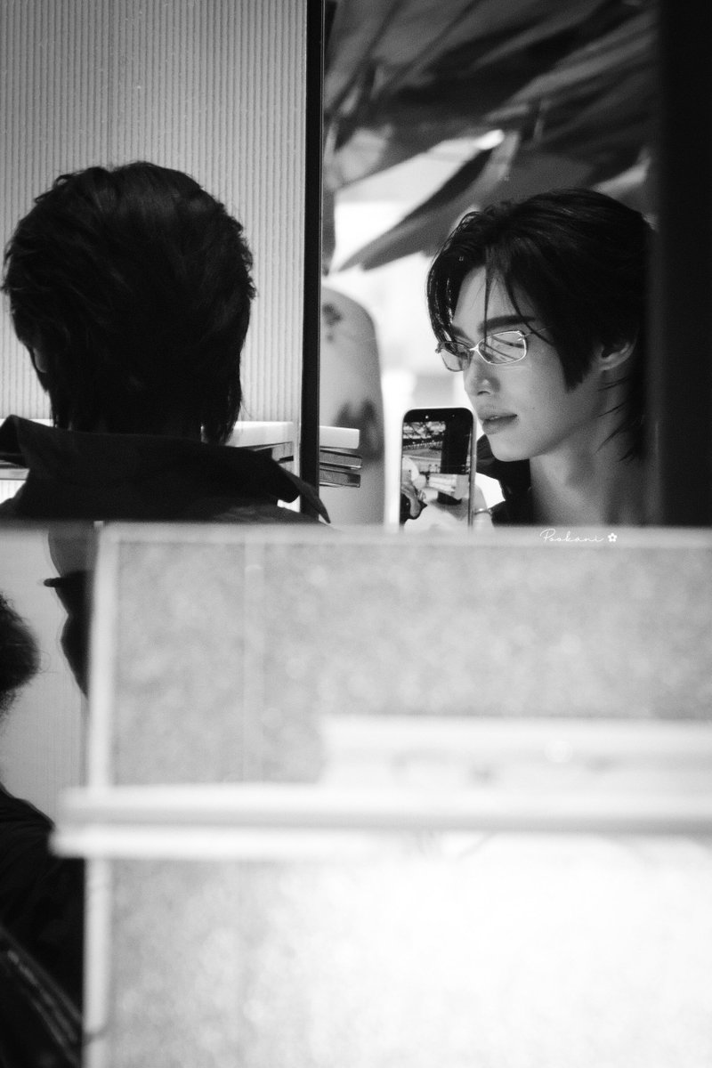 pookanihide's tweet image. กระจกวิเศษ บอกข้าเถิด ใครงามเลิศในปัตตานี เอ้ย !!!! ปฐพี …. เอ้ย !!! ถูกแล้วว 
#winmetawin @winmetawin