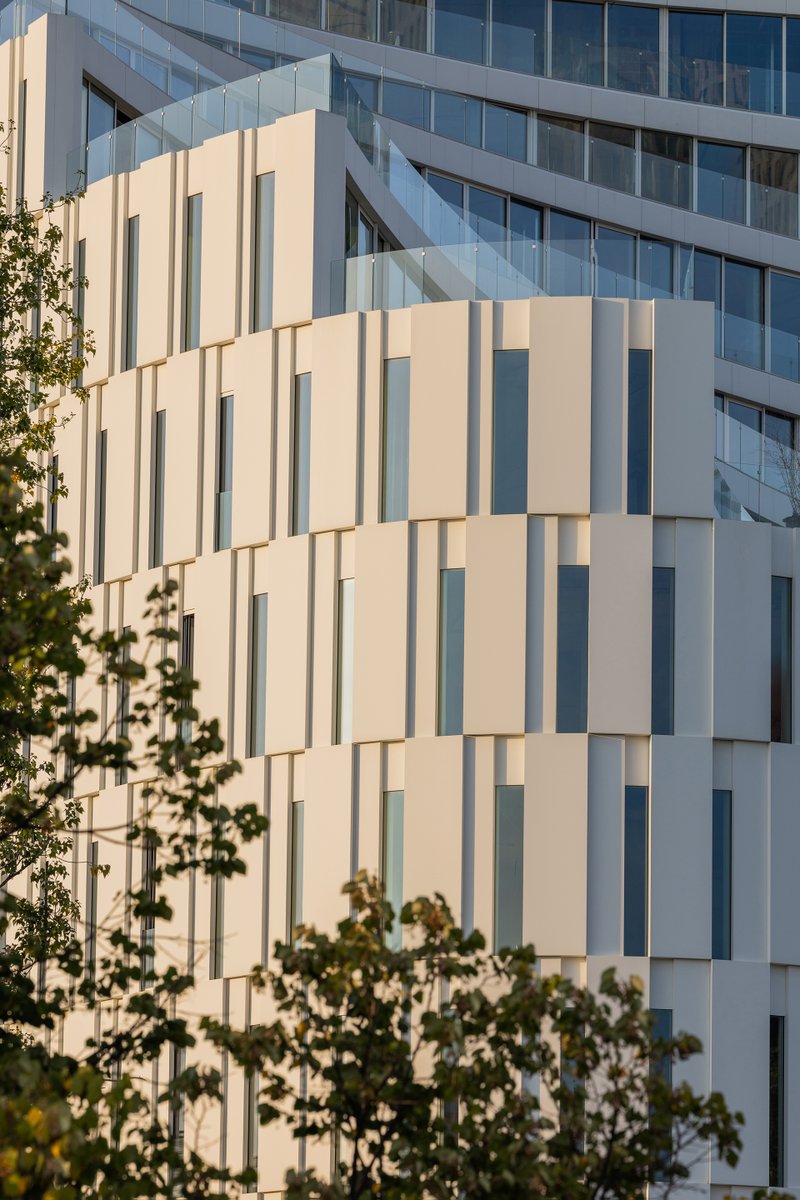GlassBalkan's tweet photo. 🏢 MET Building, Tirana - a sculpted mixed-use landmark by Mario Cucinella Architects, nominated for Mies van der Rohe Award 2026, Tirana, Albania.
#Architecture #METBuilding #MiesAward2026 https://t.co/oCzcFWiRpE