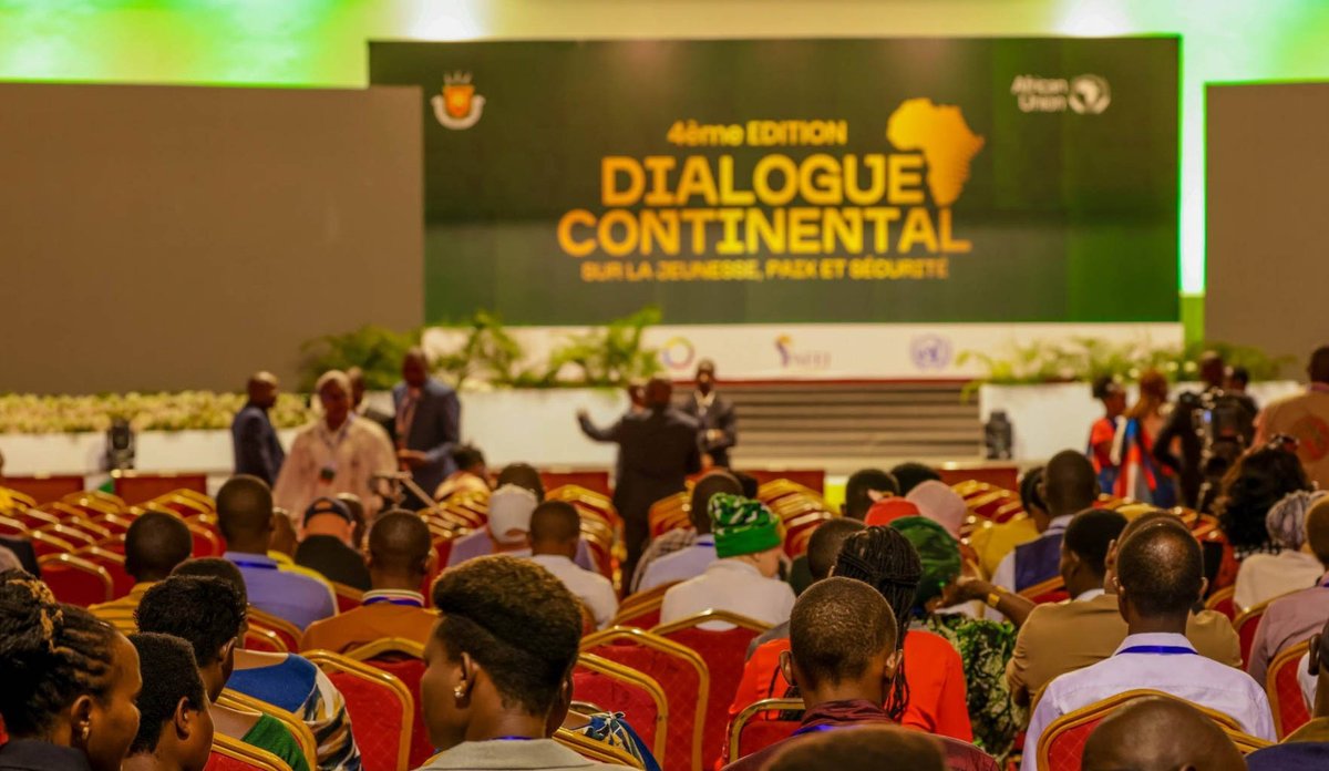 RunyinyaTV's tweet photo. La 4ᵉ Édition du Dialogue Continental sur la Jeunesse, Paix et Sécurité débute ce 11/12 au Palais de Kiriri, dans la ville Bujumbura, la capitale de la jeunesse africaine. https://t.co/HvnQ45iXAa