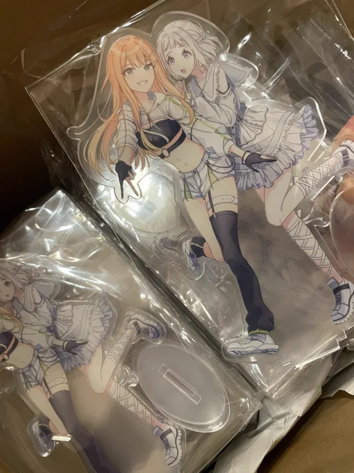 C107で頒布するアクリルスタンドが届きました! 前回と同じくらいのサイズ感です! 数量限定で頒布しますので当日はよろしくお願いいたします! お待ちしております! #C107お品書き