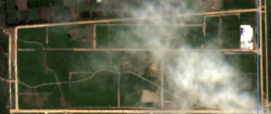 EVTR__'s tweet image. BYD Manisa fabrikasının 11 aydaki inanılmaz (!) değişimi. 
-İlk Fotoğraf: 25 Ocak 2025 (Google Earth)
-İkinci Fotoğraf: 9 Aralık 2025 (Sentinel-2 L2A)

Sizce bu fabrika bu hızla kaç yıla biter?