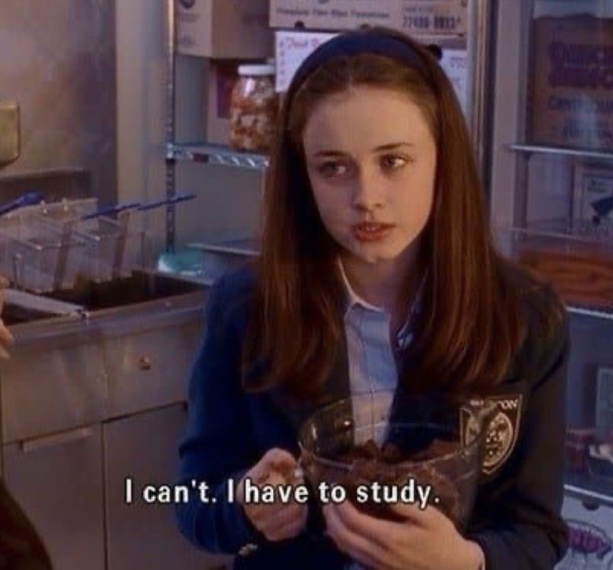 meowitsrox's tweet photo. ✦₊˚๑  ⌇  channeling my inner rory gilmore and elle woods. study mode: on ౨ৎ #RPm2026 https://t.co/lyjZeEVAix