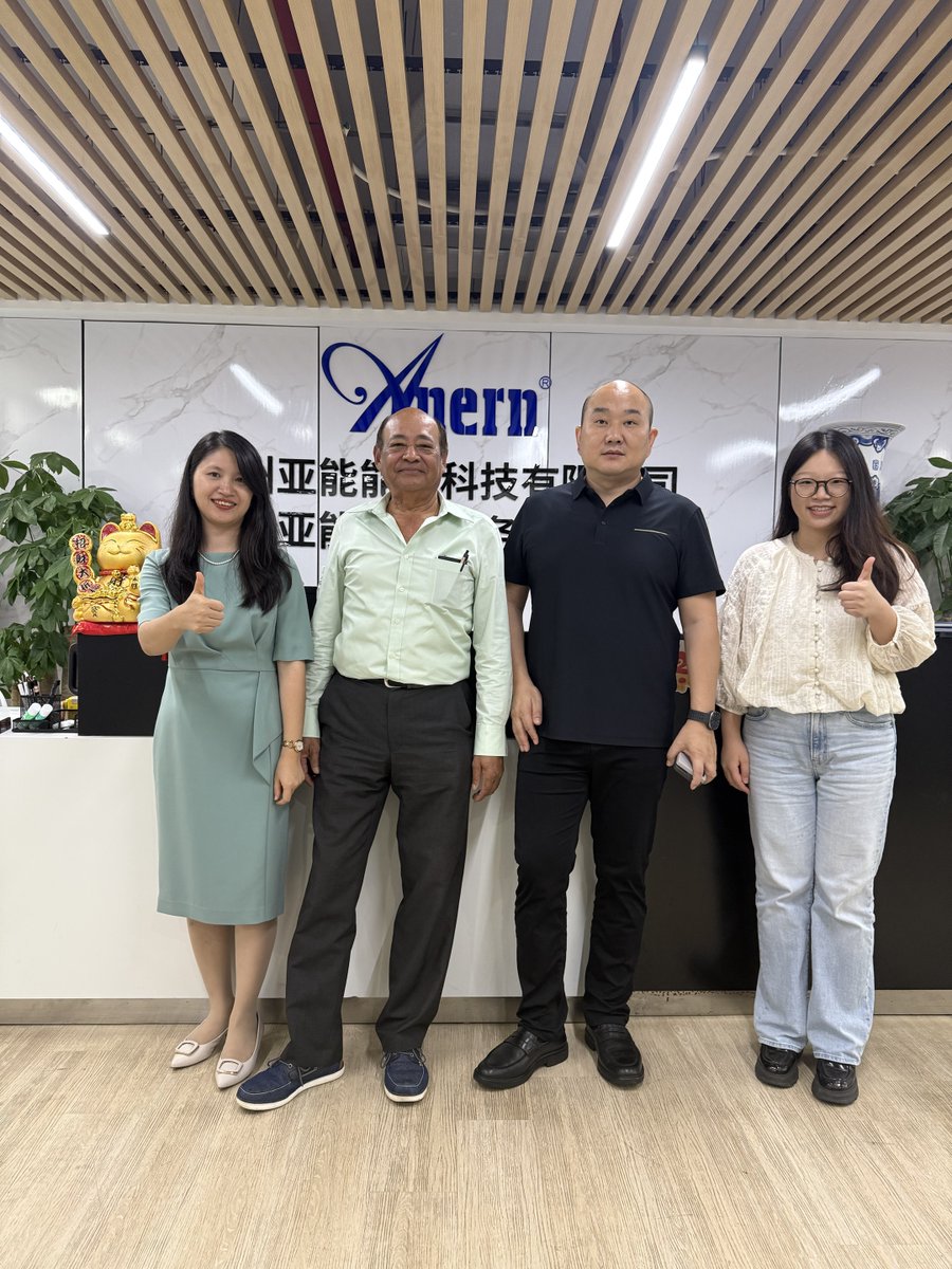 𝗪𝗲𝗹𝗰𝗼𝗺𝗶𝗻𝗴 𝗴𝗹𝗼𝗯𝗮𝗹 𝗽𝗮𝗿𝘁𝗻𝗲𝗿𝘀 𝘁𝗼 𝗔𝗡𝗘𝗥𝗡! 🌍
We were glad to host partners from #Nigeria, #Mauritius, #Chile, and #Tajikistan.
Discussing their project needs and showcasing our solutions made the visit truly meaningful.
#GlobalPartnership #SolarEnergy #B2B