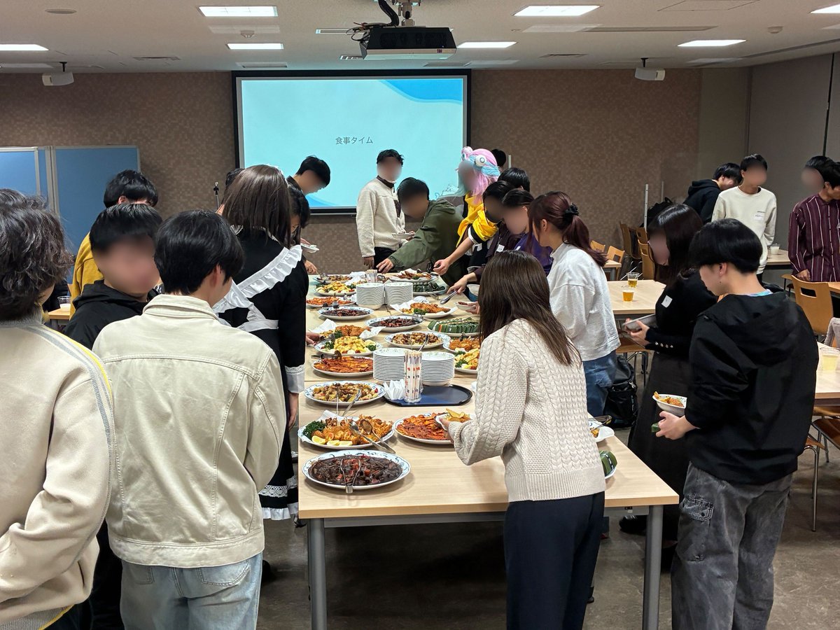 【📢CirKit｜活動紹介】
🎄クリスマス会2025🎄

リーダー交代、ご飯、ビンゴ、コスプレ、アワード発表など盛りだくさんでした！

最高に楽しい時間でした✨