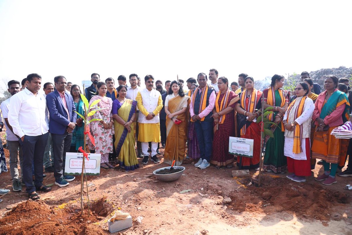 bmcbbsr's tweet photo. #PlantationDrive #NationalCleanAirProgramme #NCAP #EnvironmentFriendly #PollutionFree https://t.co/XGweNBeQlA
