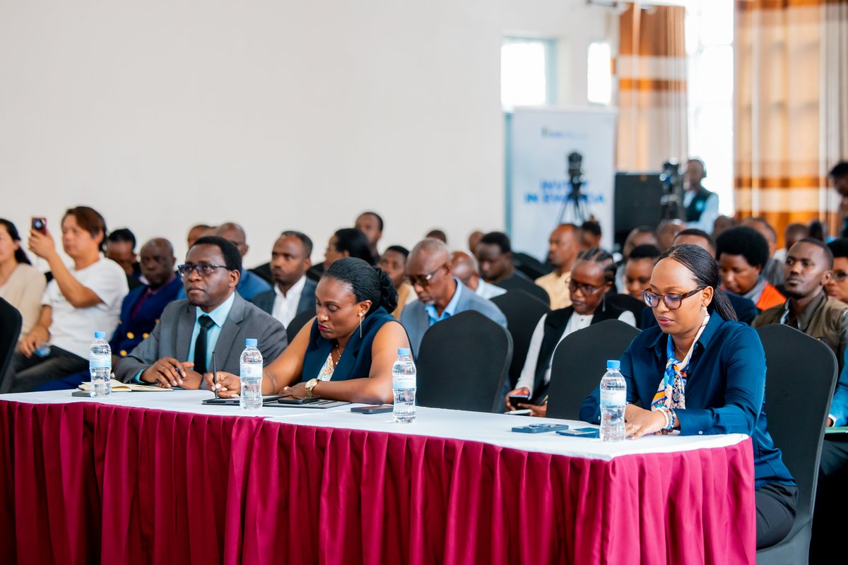 RwandaEmergency's tweet image. Uyu munsi, Minisitiri Maj. Gen. (Rtd) Albert MURASIRA, usanzwe ari Imboni ya @NyaruguruDistr, yafunguye ku mugaragaro Inama mpuzabikorwa ku ishoramari (Nyaruguru Investment Forum) yabereye i Kibeho, ahantu hazwi ku rwego mpuzamahanga nk’ahakorerwa urugendo Nyobokamana…