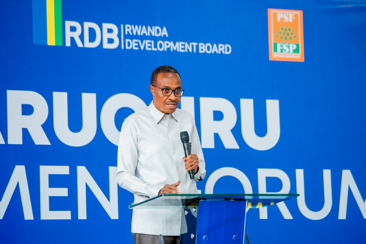 RwandaEmergency's tweet image. Uyu munsi, Minisitiri Maj. Gen. (Rtd) Albert MURASIRA, usanzwe ari Imboni ya @NyaruguruDistr, yafunguye ku mugaragaro Inama mpuzabikorwa ku ishoramari (Nyaruguru Investment Forum) yabereye i Kibeho, ahantu hazwi ku rwego mpuzamahanga nk’ahakorerwa urugendo Nyobokamana…