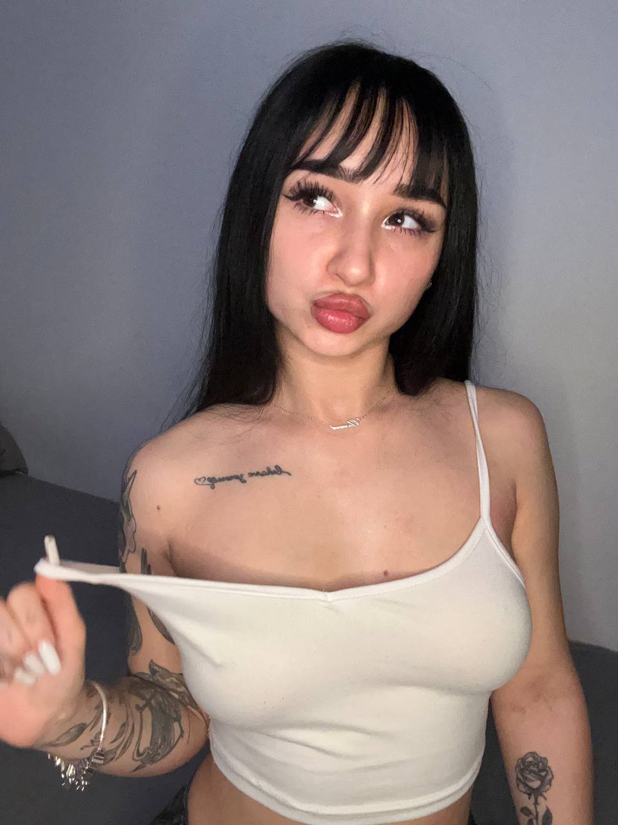 evaswt666's tweet photo. Today’s plan is simple:
morning — coffee and a bit of work,
daytime — shooting new content for you,
evening — editing videos and teasing your feed 🔥
If everything goes as planned, you’ll get an even hotter Eva tonight 😈
#eva #onlyfans #onlyfansgirl #nsfwtwt #spicyday #dailyplan https://t.co/mPBXVJILPV