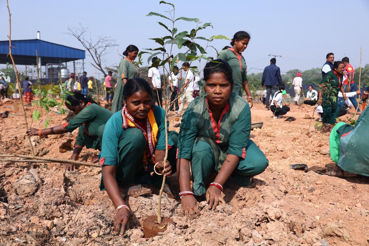 bmcbbsr's tweet photo. #PlantationDrive #NationalCleanAirProgramme #NCAP #EnvironmentFriendly #PollutionFree https://t.co/XGweNBeQlA