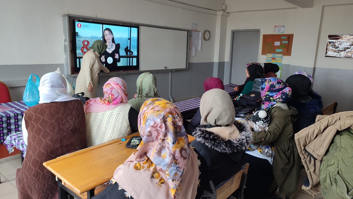 TasbasamakO's tweet photo. Anne Akademisi Seminerimiz
Okulumuzda düzenlenen velilerimize aile ve çocuk iletişimi üzerine değerli bir seminer gerçekleştirdik.Katılım gösteren tüm velilerimize teşekkür ederiz. @tcmeb @agrimem @hasan_kokrek @diyadinmem @remzi0479 https://t.co/bXL6MDrDlG
