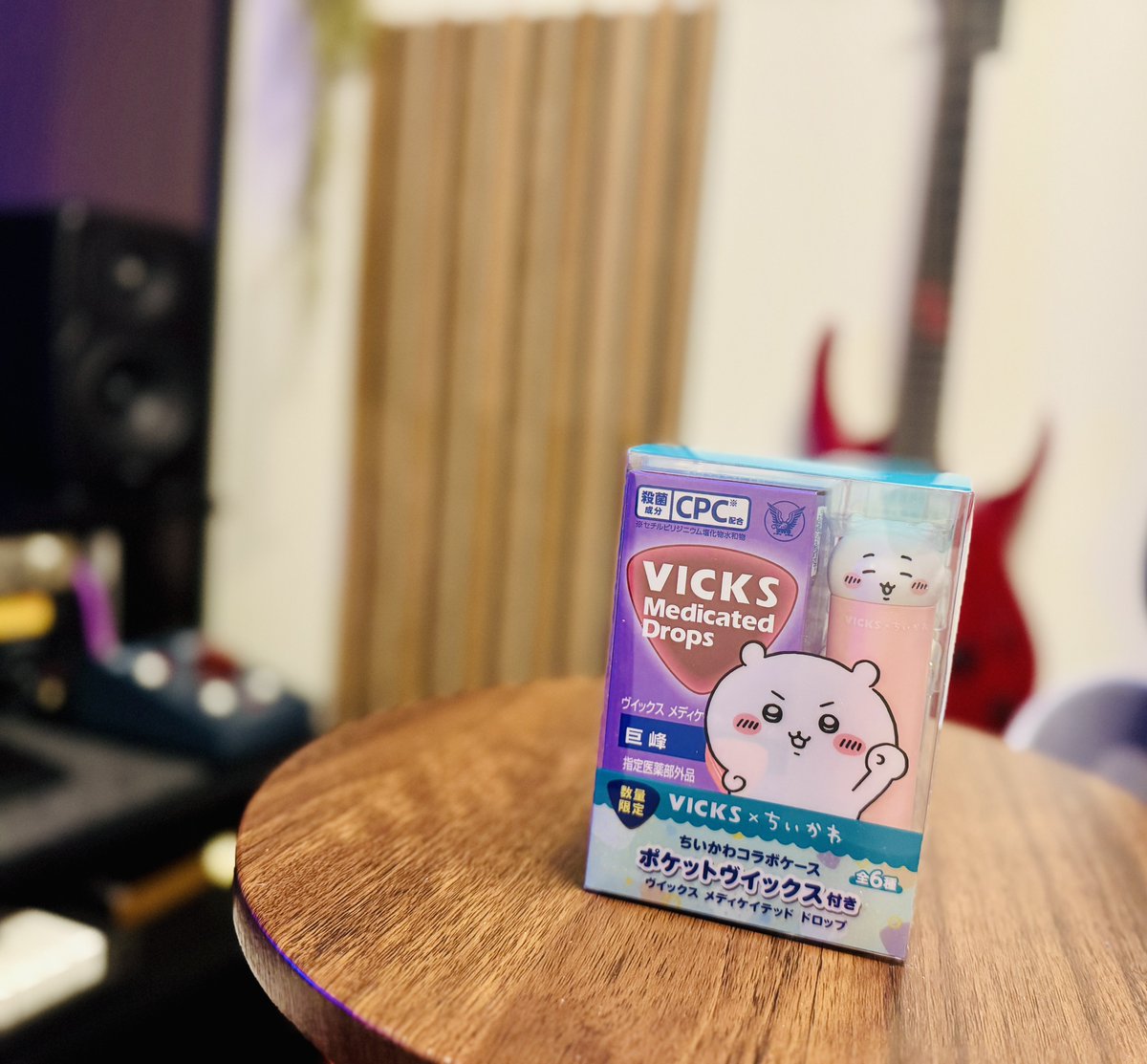 ちいかわ関連のこういうのつい買ってしまう😳 VICKSのコラボケース付き