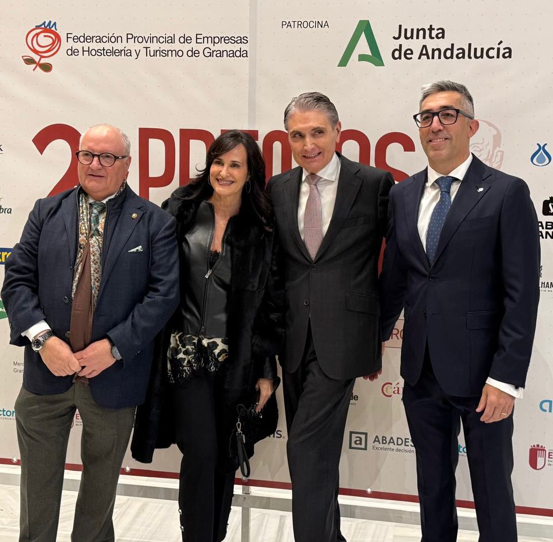 Raquel Garde, vocal de la Junta de Gobierno del Colegio asiste a la tradicional entrega de  Premios Duque San Pedro de Galatino, celebrada ayer en el Palacio de Exposiciones y Congresos de Granada.