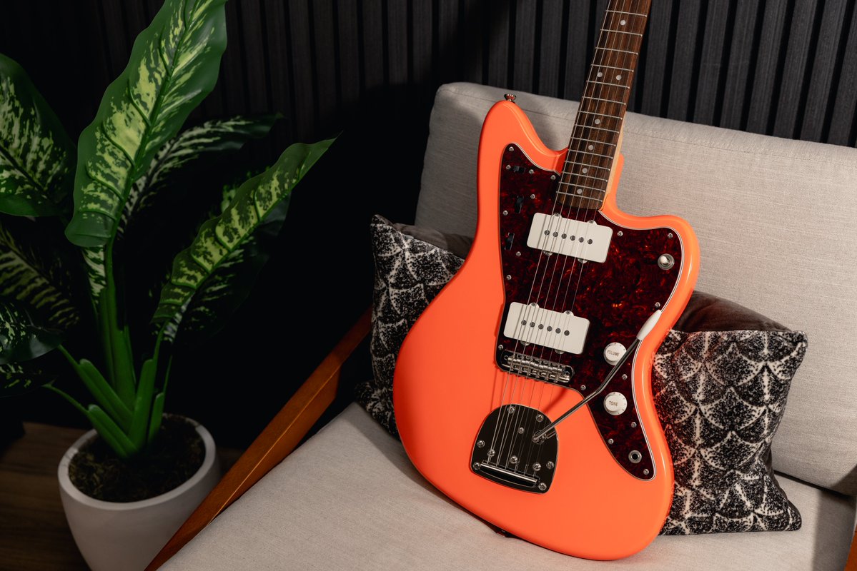 フェンダーの伝統的なデザインやサウンドが受け継がれたスクワイヤー