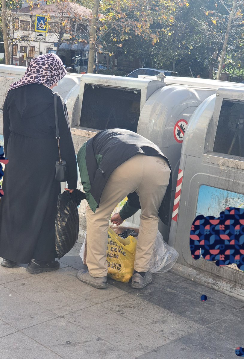 <a href="/memetsimsek/">Mehmet Simsek</a> Açlık sınırı - 29.828 TL🚀
Yoksulluk sınırı - 92.547 TL🚀
🔻Asgari ücret - 22.104 TL
🔻Emekli maaşı - 16.881 TL
🔻Ortalama memur maaşları-65.00 TL

📢 Emekliler 16.881 TL Sefalet aylığı ile dibin dibinde 
yaşam savaşı veriyor! 

#BütçedeEmekliYok