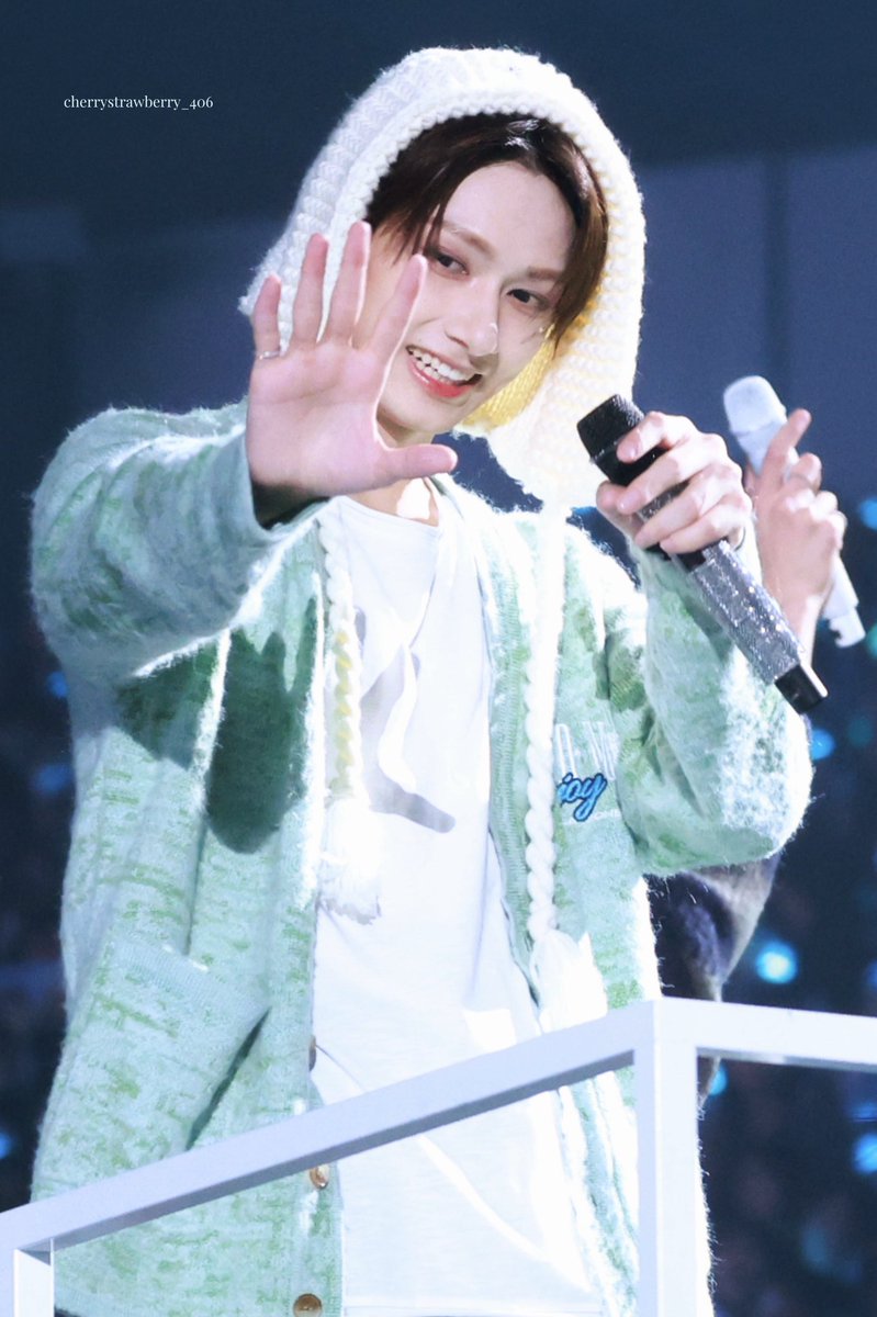 𝒄𝒉𝒆𝒓𝒓𝒚𝒔𝒕𝒓𝒂𝒘𝒃𝒆𝒓𝒓𝒚_406 tweet media