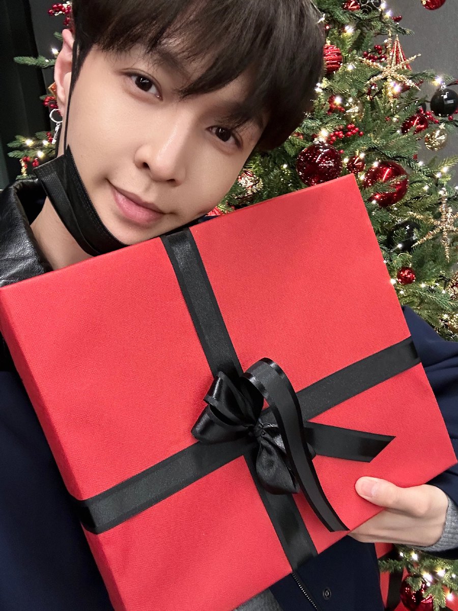 珍珠服务站より（久しぶり過ぎる 2025.12.11 #LAY #Layzhang