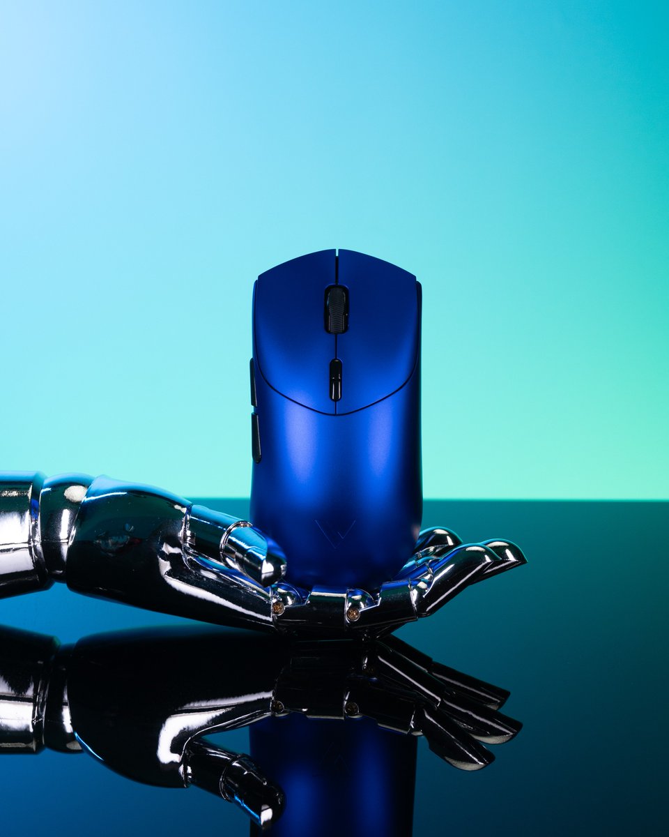 RapooOfficial's tweet photo. 53g lightweight design with battery life up to 750hrs.๐ฑ
It might be one of your best choices for FPS gaming. ๐ซ
#VT2ndSeries #VT7Max #GamingMouse #RapooGaming #8Kwireless #NextGenGaming #pcgame #Longbatterylife #FPSGaming https://t.co/SML5LLB4Fa