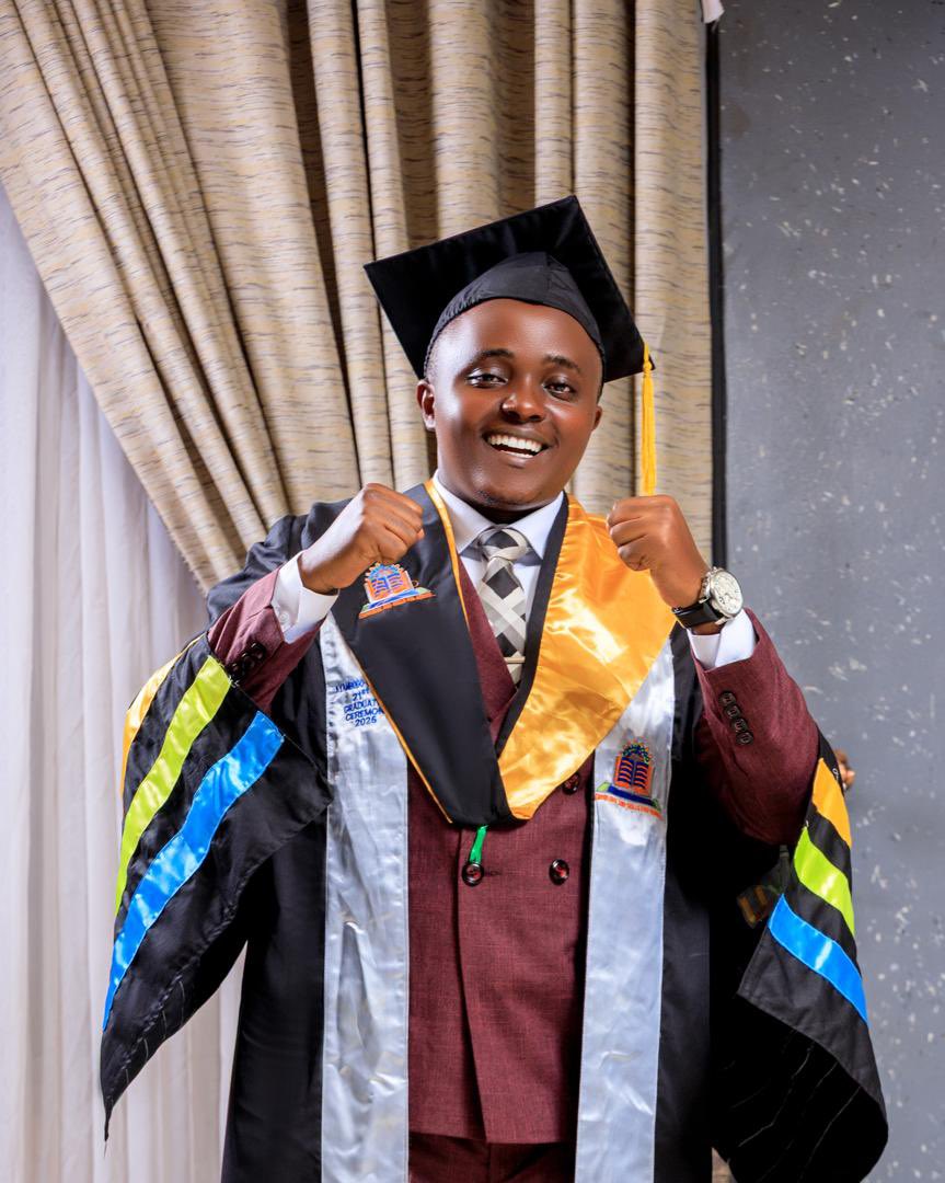kyambogou's tweet photo. At the #kyU21stGrad  we honour eminent student leaders who sacrificed their time, energy, and voice for the welfare of all learners. Your courage, advocacy and service have shaped the Student's guild for better.
Congratulations 👏🎉 
#kyU21stGrad https://t.co/iXux1P6KoG