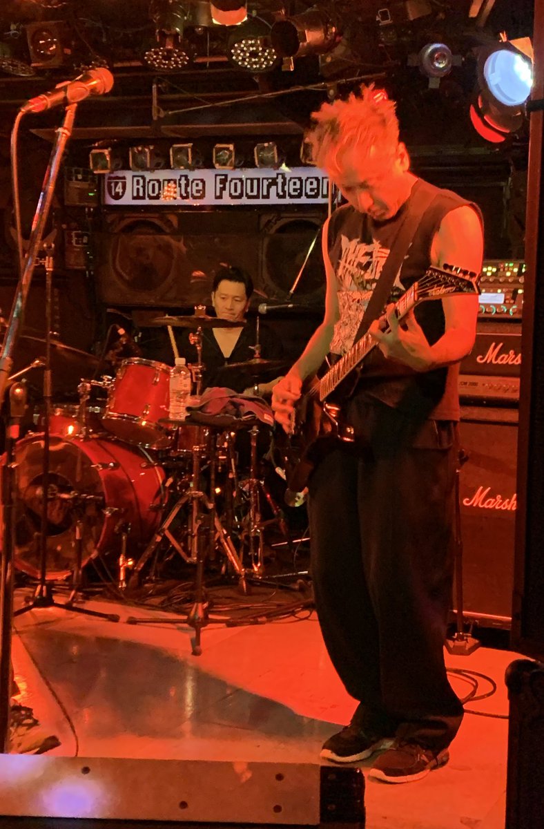 underflow_hon1's tweet photo. 2025/12/7 本八幡ルート14_LIVE
ありがとうございました！！

SORAさん追悼ライブ、また
仲間で集えたことにも感謝です！

Vo:Jun
Vo:Kouzy
bass:京志郎
bass:SORA
Drum:ゼクシィ
Gt:hon-ichi

#本八幡RouteFourteen
#Underflow https://t.co/05RNIs7Poi