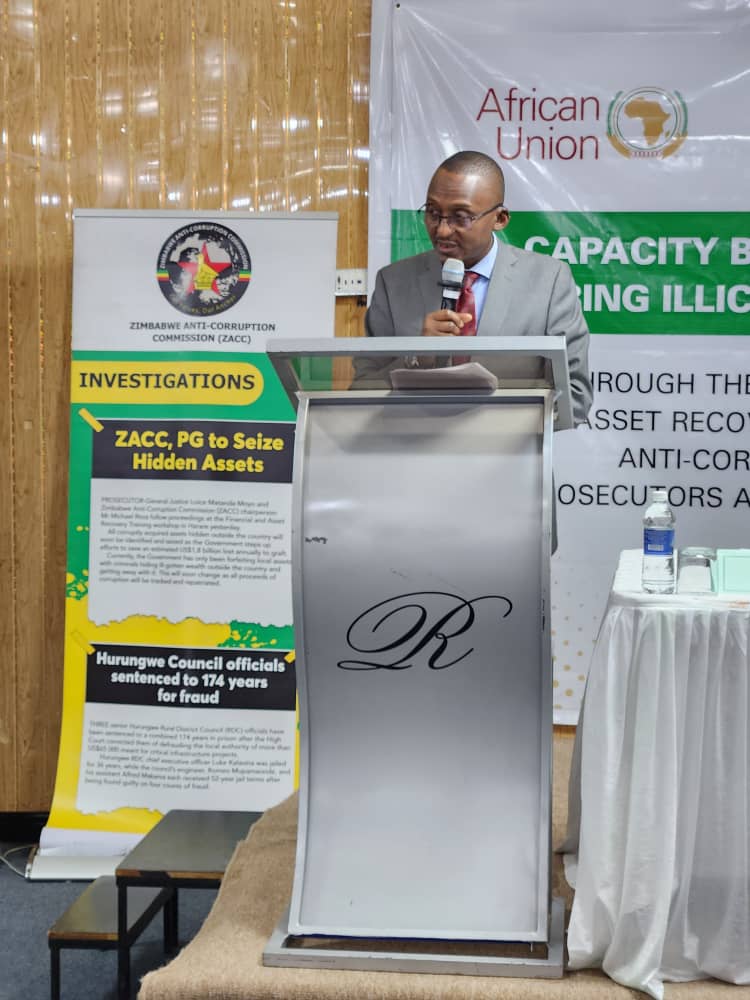 AUC_PAPS's tweet photo. The #AU-#ZACC Capacity Building Workshop in Harare has concluded successfully! 📚✊

Over three days, Zimbabwean anti-corruption practitioners, prosecutors & investigative journalists built skills to combat IFFs using the Common African Position on Asset Recovery (#CAPAR).

Three working groups tackled key challenges:
1️⃣ Advocacy actions to prevent IFFs & corruption
2️⃣ Communication strategies during investigations (protecting sensitive data)
3️⃣ Sensitizing media & civil society on recovered & returned assets

Key takeaways from the Outcome Statement:
• Strengthened collaboration between ZACC, law enforcement, media & CSOs is essential.
• Whistleblower protection laws & data transparency in asset recovery must be prioritized.
• Public awareness & simplified messaging on IFFs are critical for citizen engagement.

Certificates were awarded to all participants upon completion. “We must champion the implementation of the Common African Position on Asset Recovery (#CAPAR) and #Agenda2063 through joint initiatives involving the general public, civil society, media, and anti-corruption practitioners.”
— Mr. Issaka Garba Abdou, Head of Governance & Human Rights Division of @AUC_PAPS, in his closing remarks.

 A strong step forward for accountability and transparency in Zimbabwe! 🇿🇼 #AssetRecovery #AntiCorruption #AU #ZACC