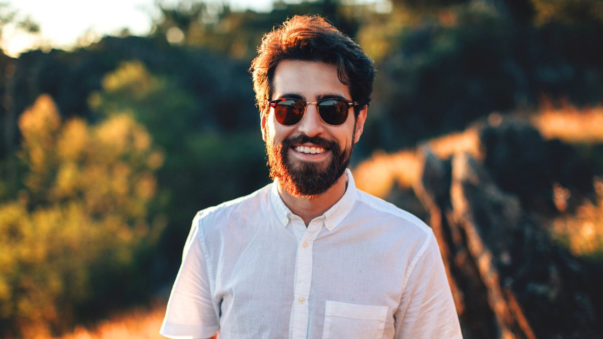 ¿Has oído hablar de las gafas fotocromáticas? 👓

Se adaptan a la luz, protegen tus ojos y son comodísimas en tu día a día.

Te contamos cómo funcionan y por qué son tan útiles. 👉 opticasflorida.com/blog/gafas-fot…

#mallorca #opticasflorida #gafasfotocromaticas
