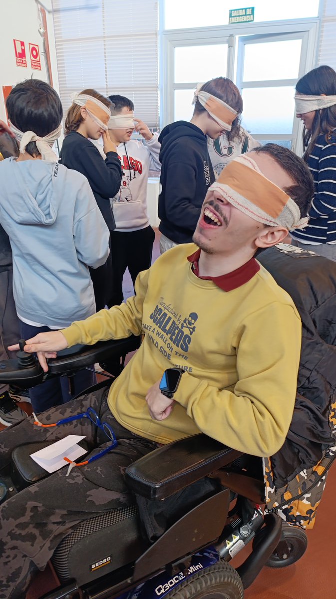 El CRMF de Lardero agradece la visita del alumnado de 6º de primaria del CEIP Eduardo González Gallarza por el Día de las Personas con Discapacidad, donde conocieron el centro y participaron en actividades que fomentan la sensibilización, la inclusión  y la igualdad.