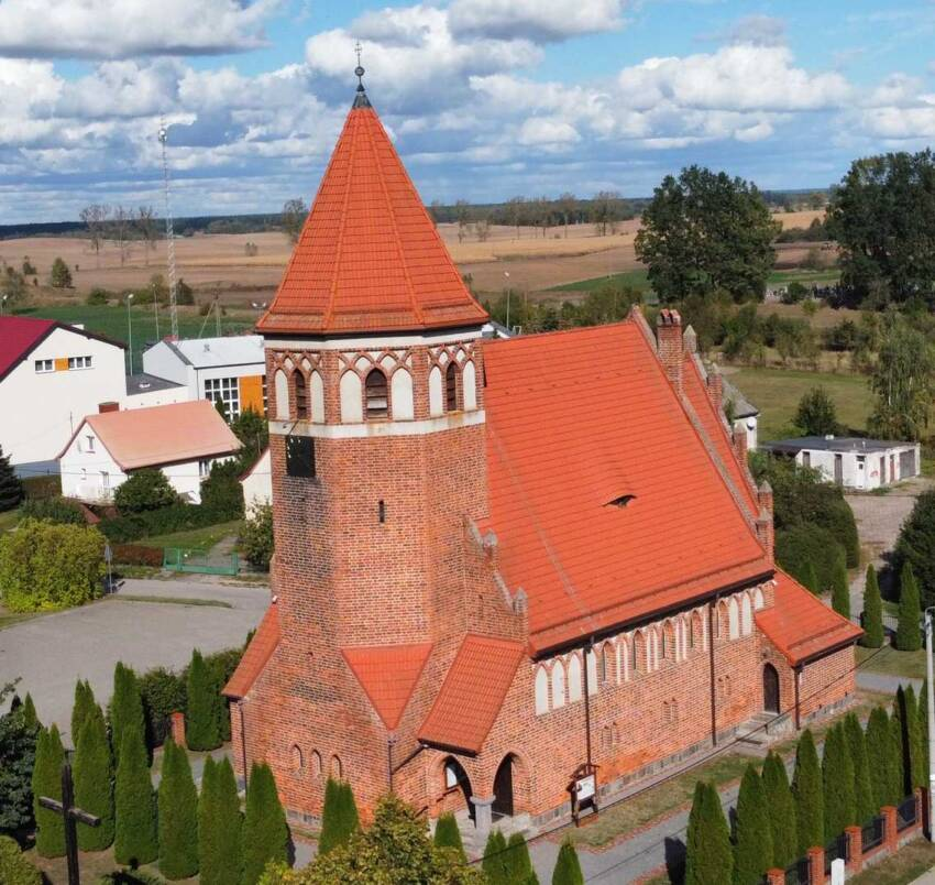 PolishChurches's tweet photo. Church of Our Lady of Candlemas in Wiśniowo Ełckie

A former Protestant church in the neo-Gothic style, built in 1904. After World War II, it was handed over to the Catholics, where a parish was established in 1958. https://t.co/21fL0sqeL8