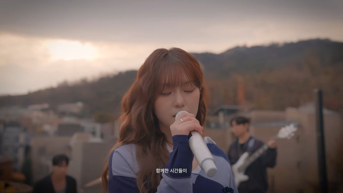 warmbitcs's tweet image. The beauty of our main vocalist and center, kim chaehyun from kep1er, everyone! 🍂

Chaehyun Digital Single Release
#김채현_넌날잊지못할거야_발매 
#YouWontBeAbleToForgetMe_OutNow
#CHAEHYUN #김채현 #케플러
