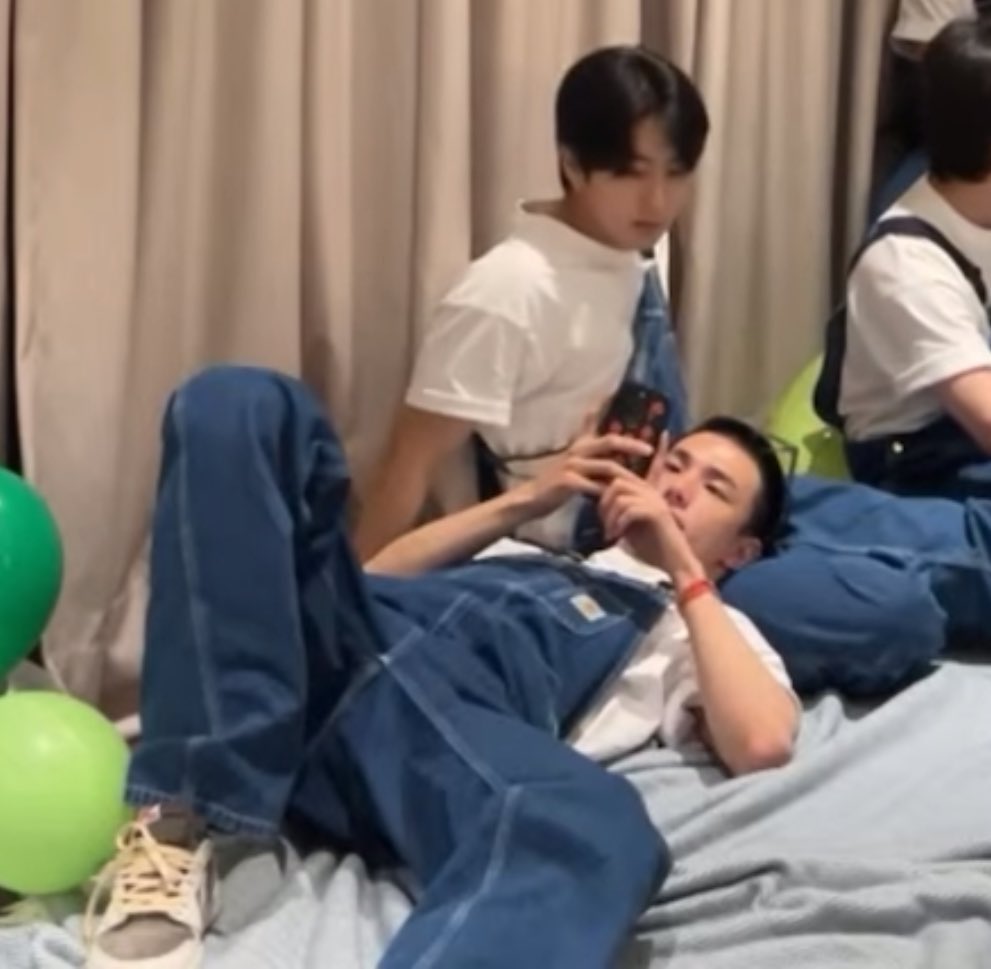 hyvnsngprincess's tweet image. cuddle bugs