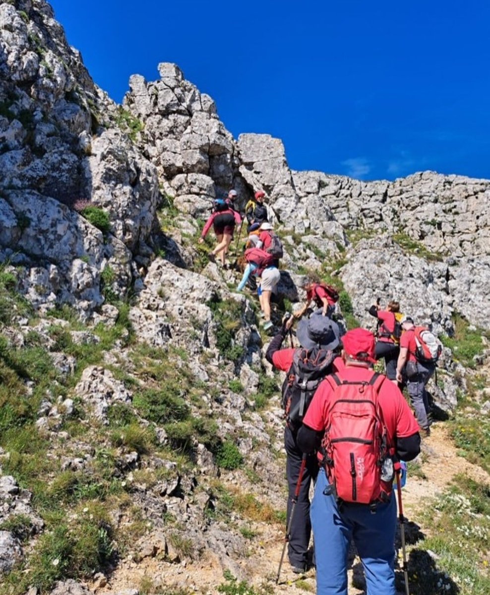 Feliç Dia Internacional de les Muntanyes! 🌲 🌳🏔️
#FEEC
#MountainDay⛰️
#sommuntanya🏞️
#ForçaReus ⬛🟥

<a href="/rdexcursionisme/">S.E. Reus Deportiu</a> 
<a href="/ReusDeportiu/">Reus Deportiu</a> 
<a href="/FEEC_cat/">FEEC</a>