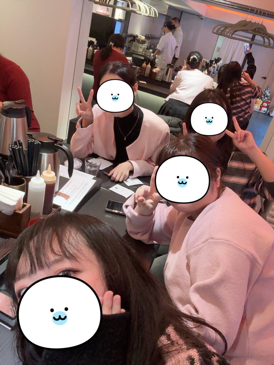 노아의 아부라소바집 간 날👀

우리 플리들 드코는
블랙&amp;핑크였슴둥 💗🖤
댄라즈 컬러로 물든 현장