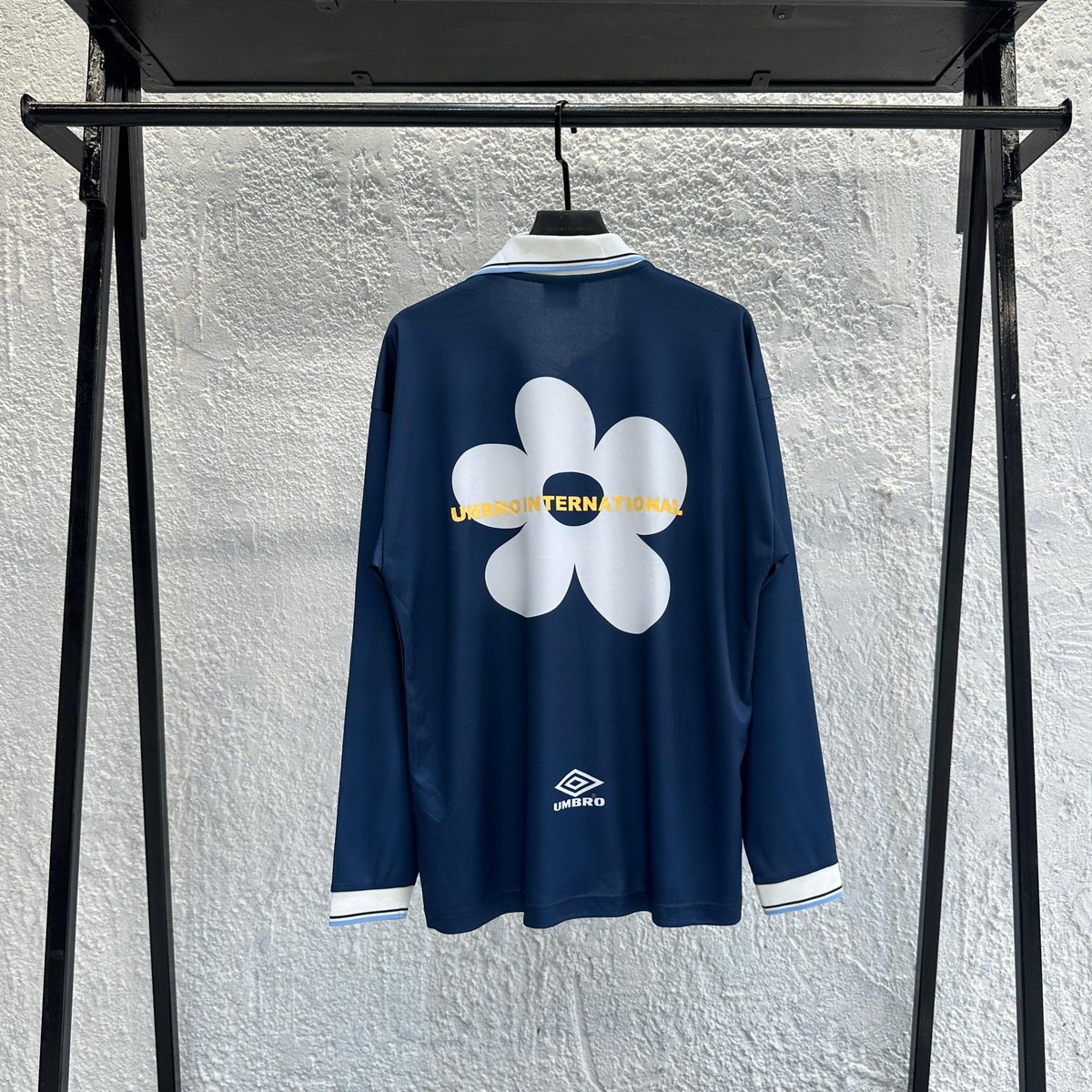 Outfit_25's tweet photo. *Everywhere No Dry Again, God Don Make Am Wet ⛈️🤑 Take This Fire For The Cold 🫴🏼*

*UMBRO×NICKGEAR×LHP GAME SHIRTS🔥*

SIZE:*Medium-XLarge*

PRICE:*43,000*‼️

_Repost 😫🤲🏽_ https://t.co/diR9LRsbz9