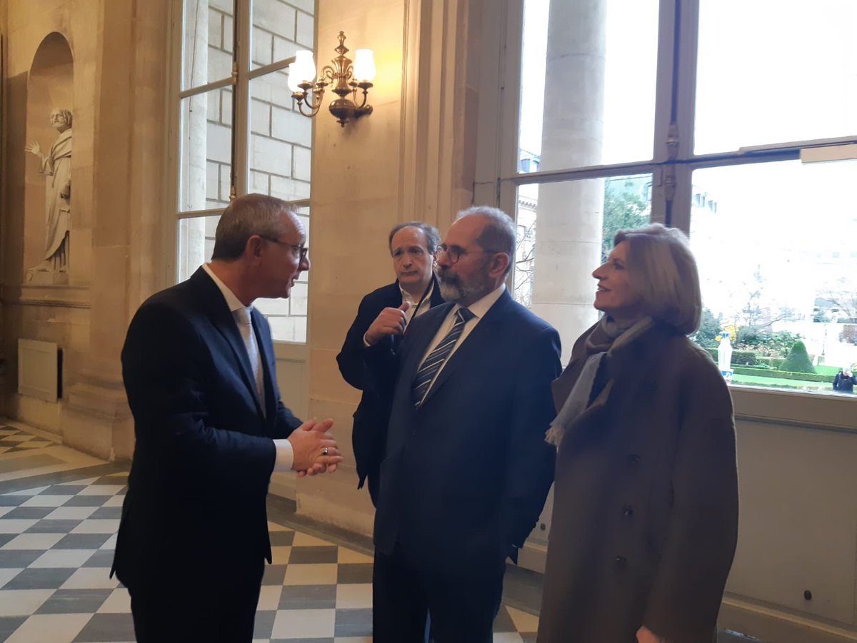 J’ai assisté ce matin à l’<a href="/AssembleeNat/">Assemblée nationale</a> au vote solennel très largement positif de la loi sur la protection sociale des agents territoriaux. Un progrès social majeur et une illustration de l’importance du dialogue social ! Merci à ceux qui ont permis ce succès 👏 !