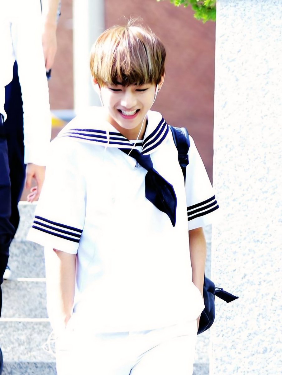 this little round headed baby boy is gonna make me scream 😫😫