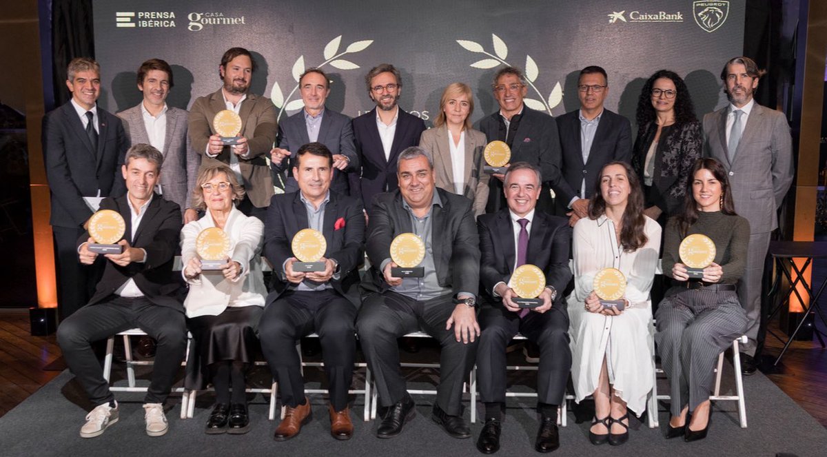 carlesalmagro's tweet photo. La gala de los I Premios Casa Gourmet reconoce a los grandes referentes del vino y la gastronomía en España...
Más in https://t.co/OikEj7jspE https://t.co/iyIIe1FXJi