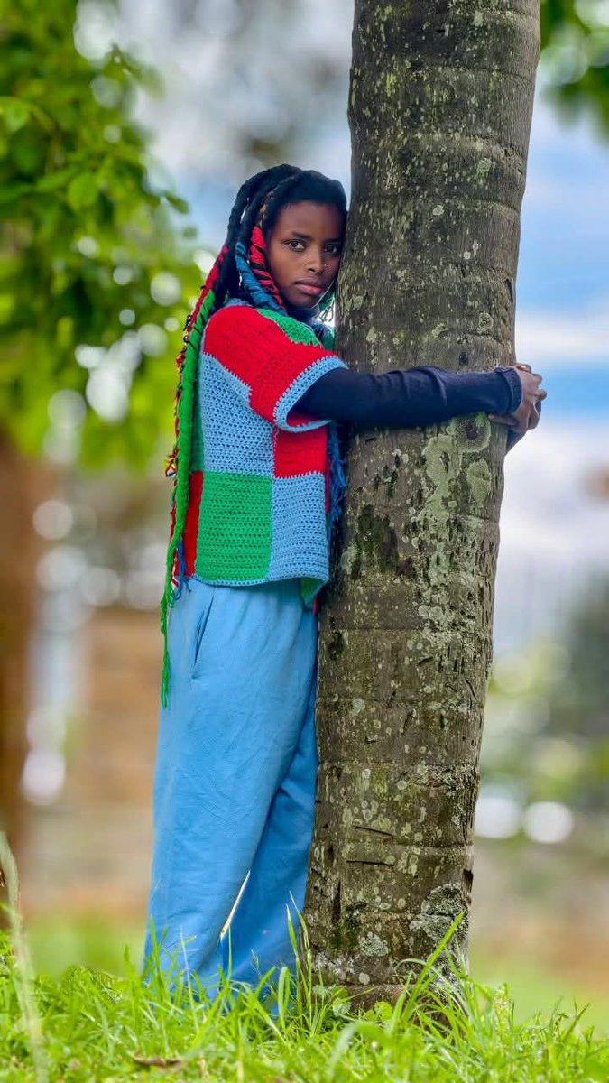 oslo_danz's tweet photo. A Genz from Nyeri in Kenya Truphena Muthoni has broken the Guinness world record of hugging a tree for 72 hours. She has done this to create awareness on environmental conservation.
Indigenous tree species risk extinction to lumbering and other human activities. #conserveTrees https://t.co/AhAq25LlM9