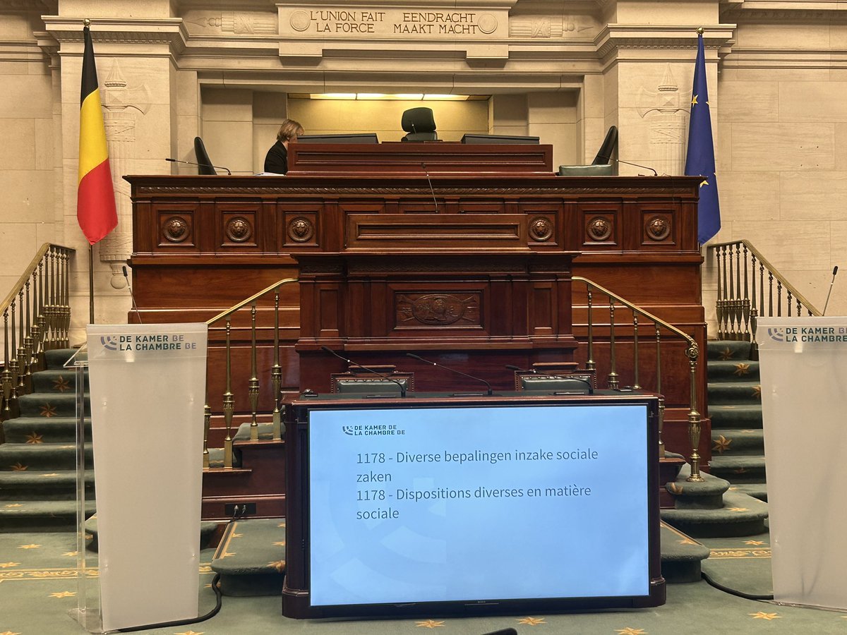 Agenda omgooien ter zitting, wetsontwerp toevoegen om amendementen te kunnen indienen die er niets mee te maken hebben maar die ze “vergeten” zijn . En die dan nog willen bespreken zonder dat we erover beschikken … Zitting geschorst. Alweer topwerk van de ploeg De Wever.