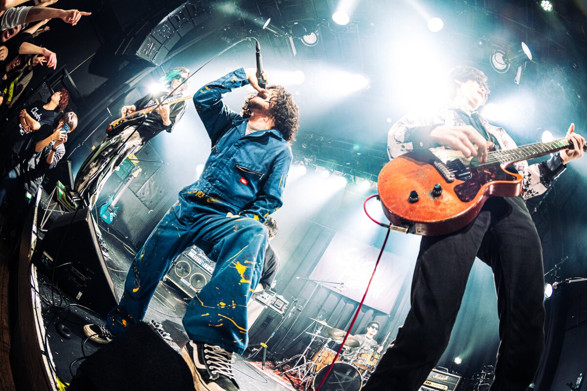 natalie_mu's tweet photo. 【ライブレポート】Suspended 4thの純粋衝動爆発空間「Advance Tour」満員御礼ファイナル（写真22枚）
https://t.co/x1ZLzoqR7s https://t.co/eEM6Mky3tx