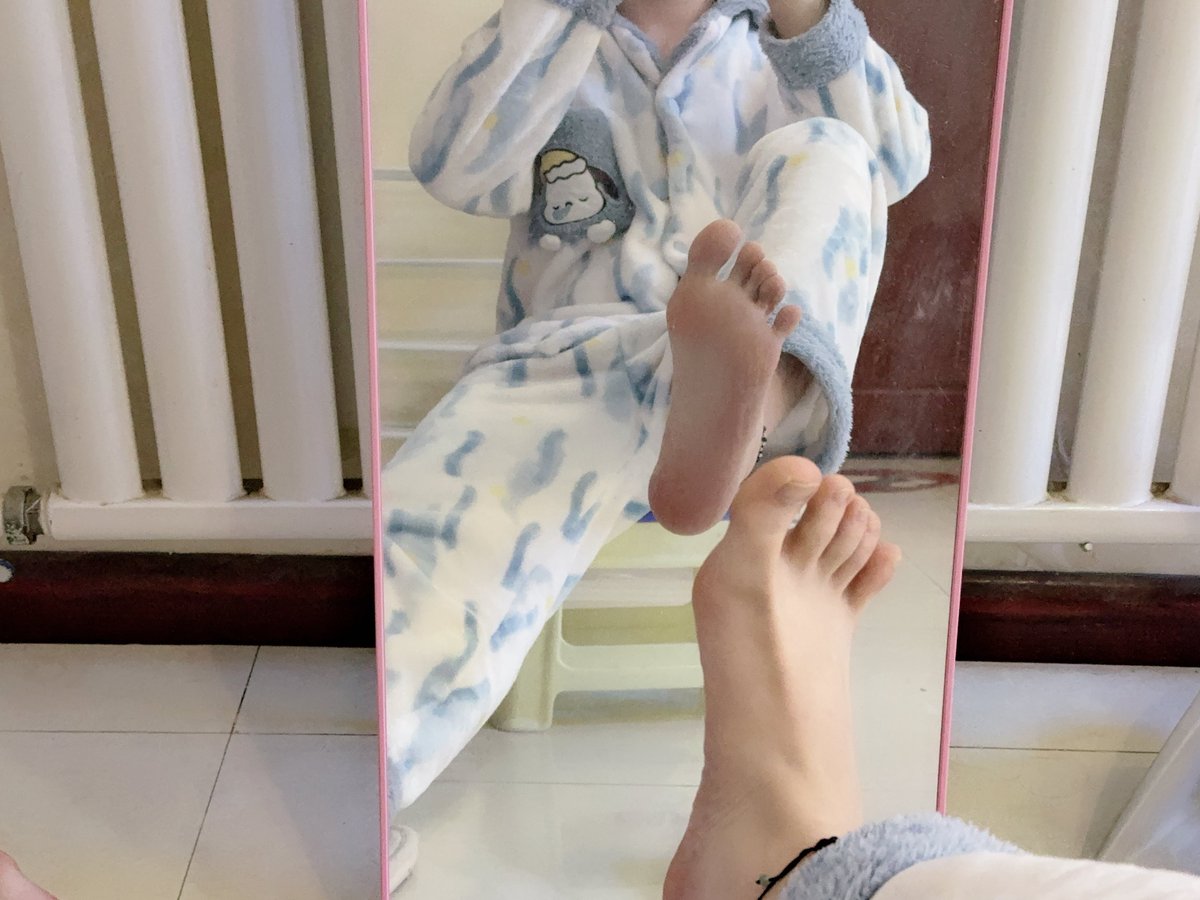 菠萝少侠 tweet media