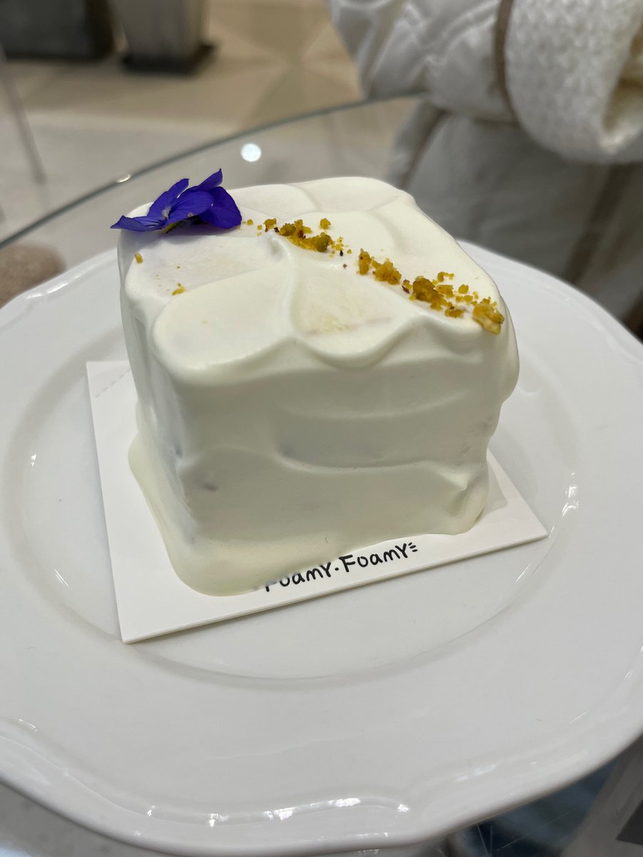 Xiuzhou7's tweet photo. Don't miss the Taro Dessert at Foamy Foamy. https://t.co/IRSYRszahP