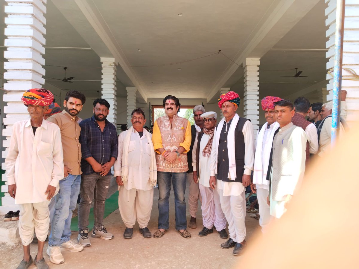 📍बड़ीसादड़ी 
आज खेड़ा अहीरान में रामलाल जी अहीर के सुपुत्र के विवाह कार्यक्रम में 

गाजन देवी शोकीन जी धाकड़ के सुपुत्र के विवाह कार्यक्रम में 

नांदोली में जमना लाल जी जाट के सुपुत्र के विवाह कार्यक्रम में सम्मिलित होकर शुभकामनाएं प्रेषित की।