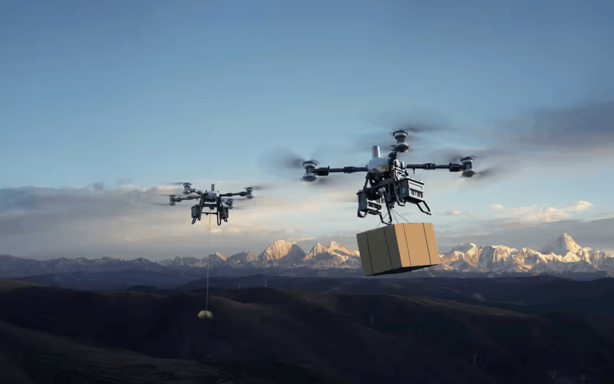 djirumor's tweet image. DJI just dropped the FlyCart 100, a heavy-lift delivery drone that can carry up to 85kg for 12km!

Not your average drone—this beast is built for serious logistics, not your next food delivery.

Drone deliveries are leveling up!

#DroneDelivery #TechRevolution

 (1/2)