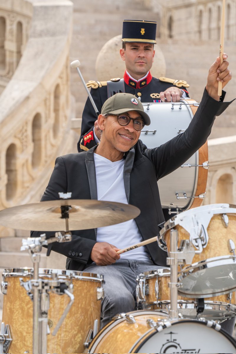 🔴 𝗜𝗡𝗦𝗢𝗟𝗜𝗧𝗘 🥁🇨🇵 | Nous vous proposons un retour en images sur le tournage du nouveau clip par Les tambours de l’@armeedeterre ! Merci à JB Perraudin d'avoir immortalisé ce moment. 👏

🎥 Découvrez le clip sans plus attendre ! 👇
🌐 bit.ly/TamboursArmeeD…
©️ JB Perraudin