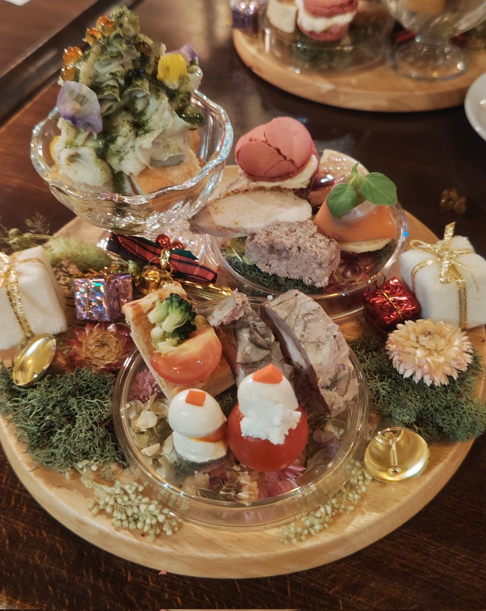 yururusarara's tweet photo. 気になってたお店に来てます。
オードブルかわいくて食べるのもったいないやつー味も美味しかった(,,•﹏•,,)
https://t.co/sSotRwCjc1 https://t.co/Z0nlZOam4s