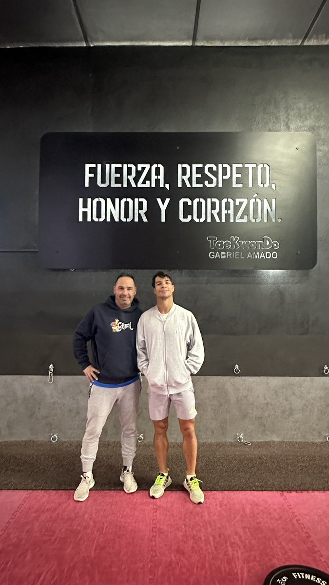 Hoy tuvimos una visita muy especial, quiso entrenar con nosotros un rato nuestro querido moralo <a href="/olitorres10/">Óliver Torres Muñoz</a>.

Un placer recibirte en nuestras instalaciones.