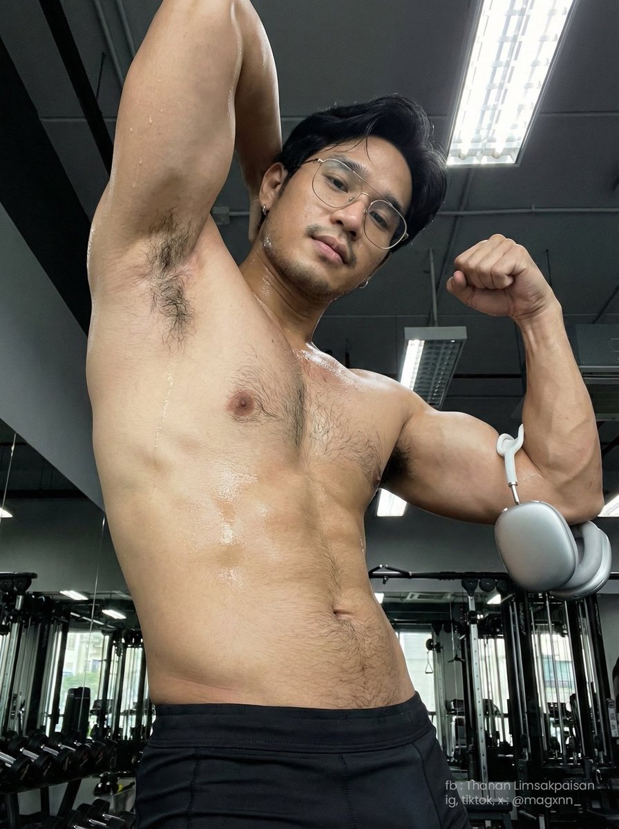 magxn_'s tweet image. ตอนเช้า vs ตอนเย็น 💪🏻💦
#Ai #AiModel #AiCharacter #Fitness #Gym