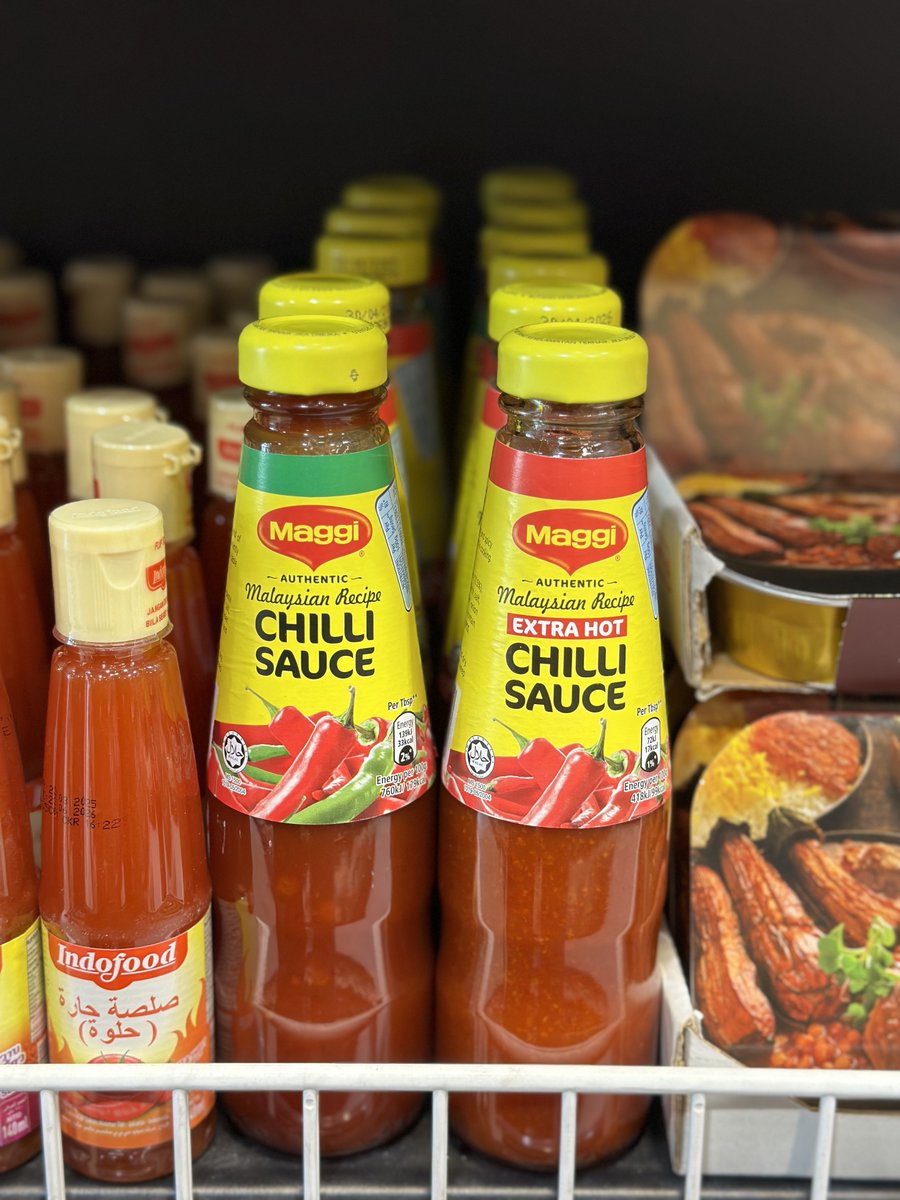 موارد درب الكويت 🇰🇼
دكان متخصص في استيراد المنتجات الكويتية من ألبان وحليب وعصائر كويتية بالإضافة إلى شعبيات ومكرونة وشيبسات وبفك كويتي ومنتجات مصنع حلويات الشمالي والكثير عندهم سمبوسة كويتية مفرزنة الحشوة خضار وجبن الكيس ٥٠ حبة 25 ريال 
📍حي الجنادرية - شارع الشيخ خليفة آل ثاني