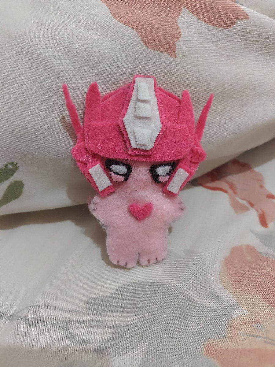 fauwnela's tweet photo. Pink Optimus https://t.co/nB7GlqHvpT