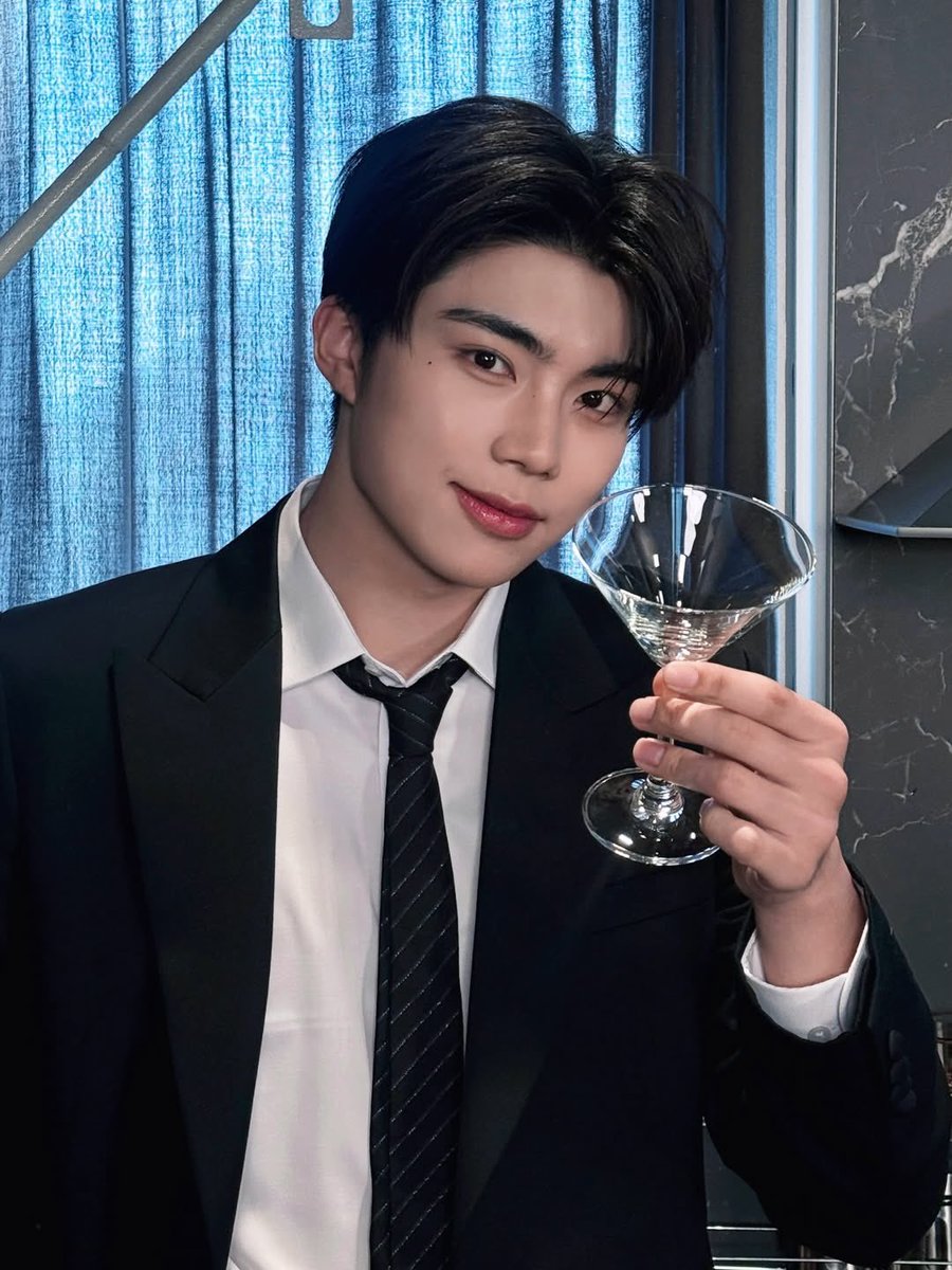 ZEROBASEONE 박건욱 PARK GUNWOOK tweet media