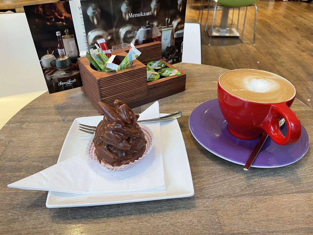 Anita Bats tweet media